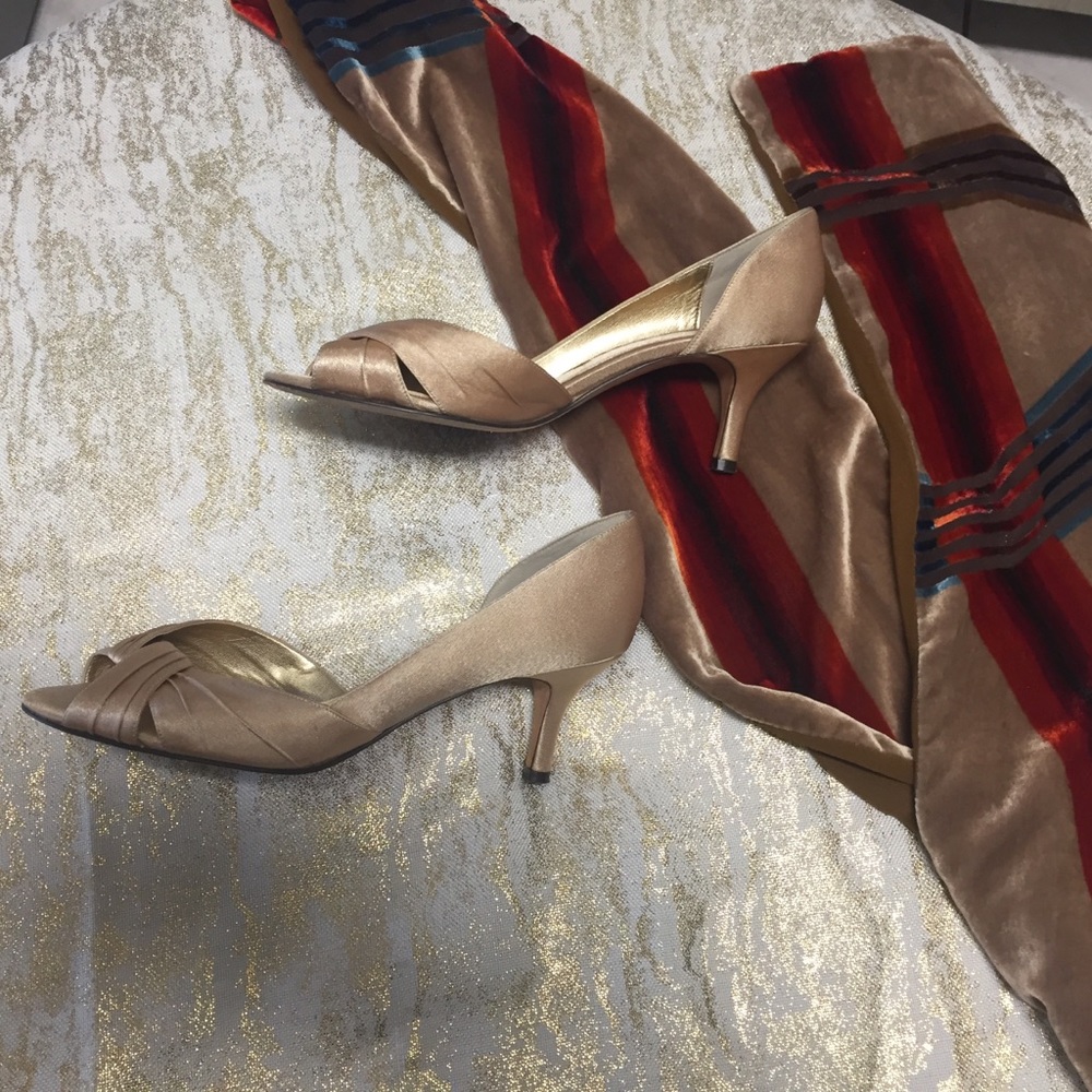 Nina Champagne Cloth Shoes Size 9 M